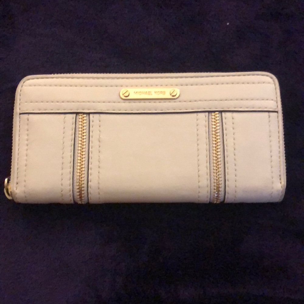Michael Kors White Wallet